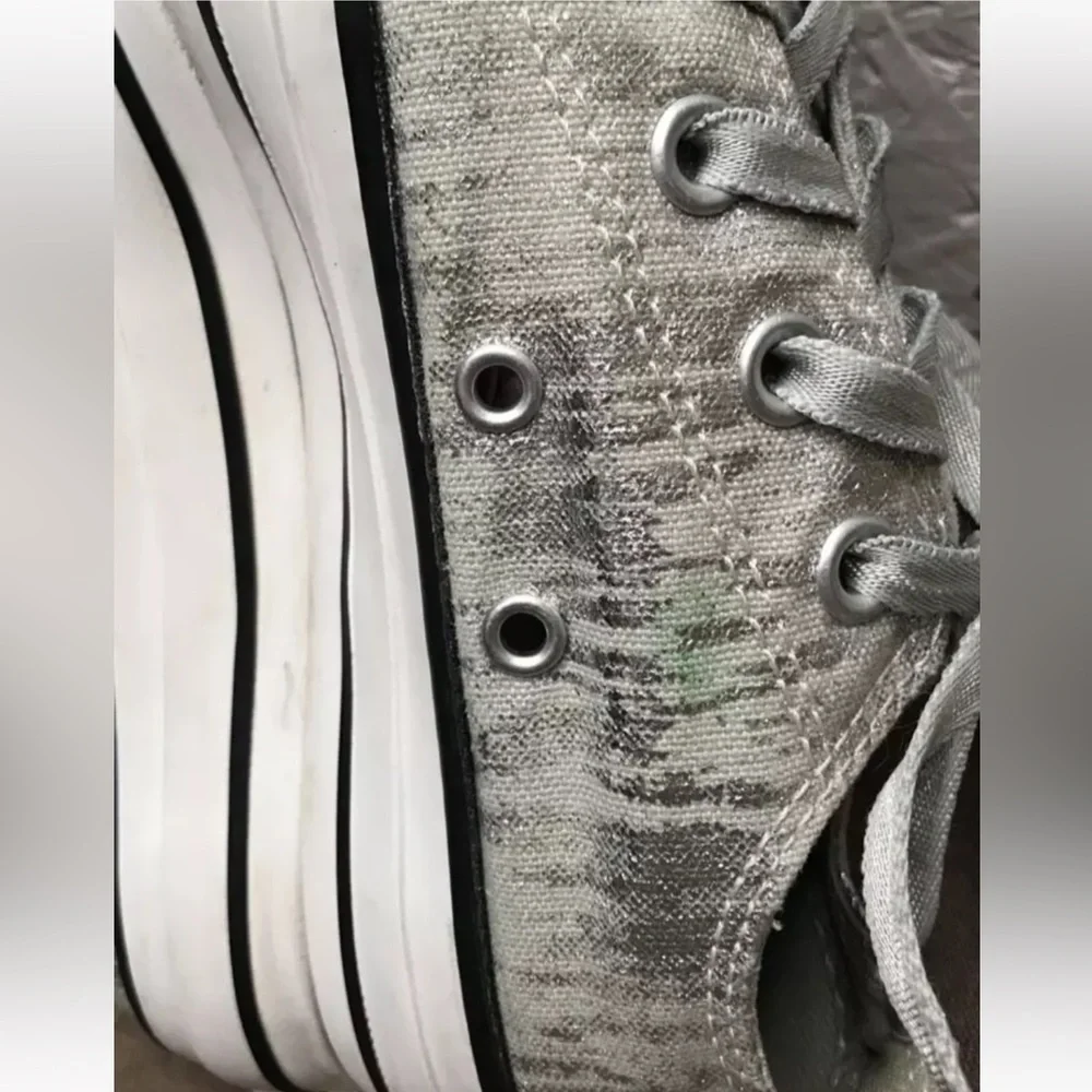 Converse Women's Sneakers Silver Metallic Canvas Low Top Size 6 Chuck Taylor